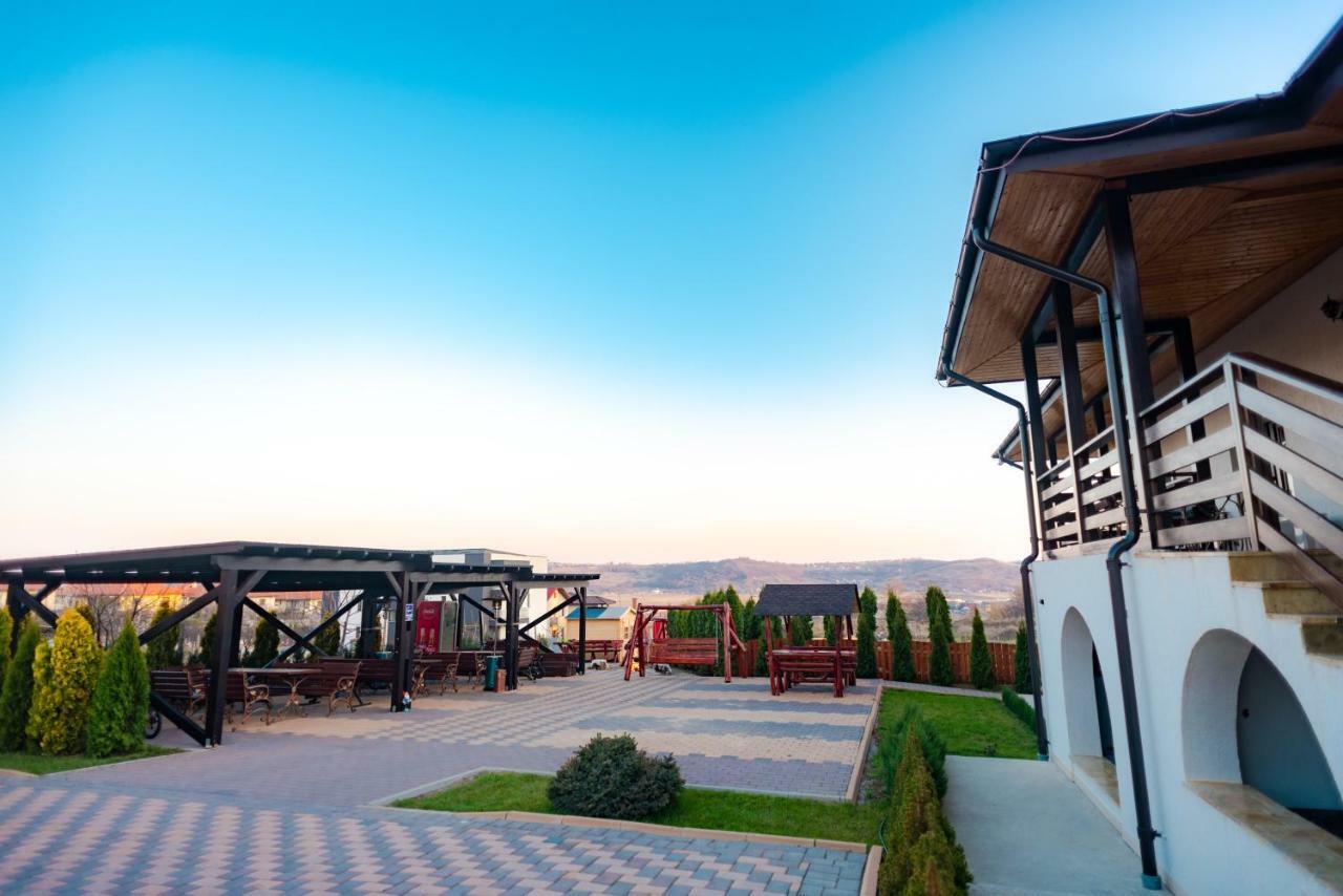 Tango Margo Hotel Valea Lupului  Exterior photo
